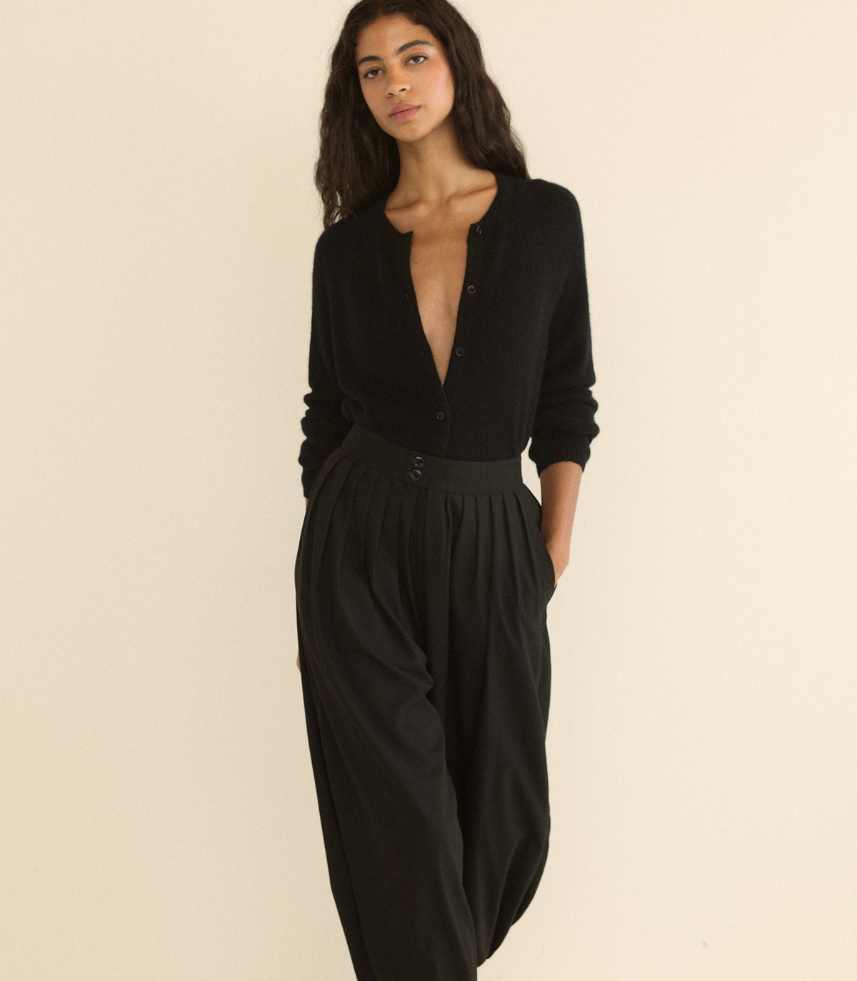 Peroline Cashmere Cardigan in Black - view 2