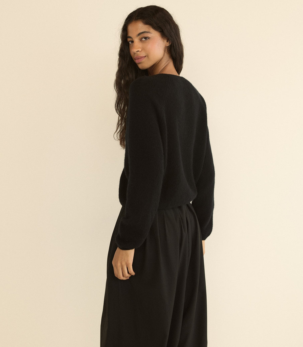 Peroline Cashmere Cardigan in Black - view 3